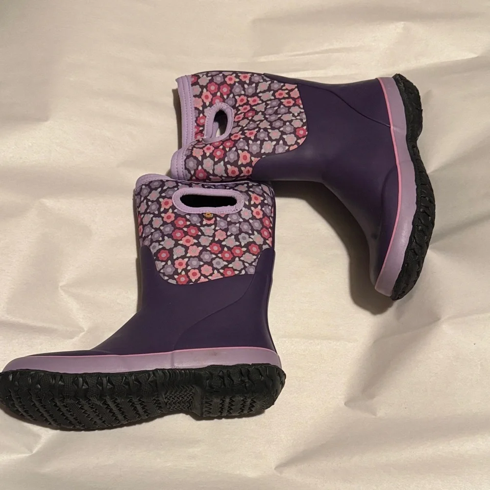 Bogs Kids Boots in Pink & Purple 🩷💜 with Floral Design